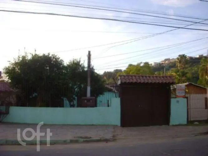 Casa à venda em Vila Nova com 250 m², 2 quartos, 3 vagas