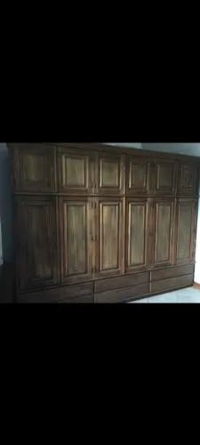 DUPLEX IMENSO com 12 portas e 6 gavetões em cedrinho.
