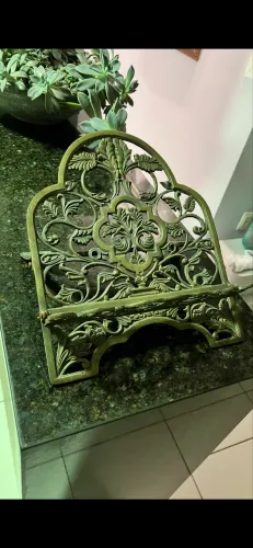 Porta Bíblia de bronze