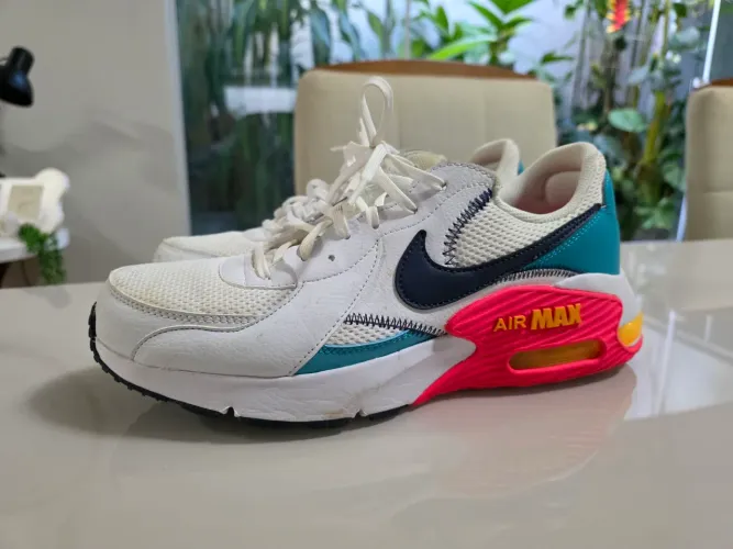 Tênis Nike Air Max Excee Masculino - Tamanho 42<br>Tamanho 42<br>Usado poucas vezes<br>Original