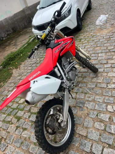 Crf 150R - Moto única no Brasil 