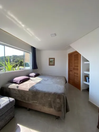Lindo apartamento de 2 quartos com vista espetacular.
