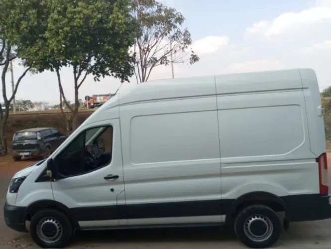 Ford Transit Furgão 2.0 Curto Turbo Diesel 2023