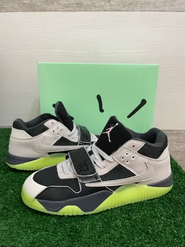 Tênis Nike Travis Scott 40 com caixa