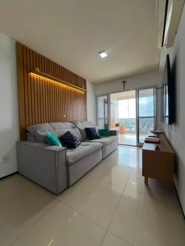 LINDO APARTAMENTO NO CALHAU, NASCENTE E VENTILADO, REFORMADO E PROJETADO, TURIM