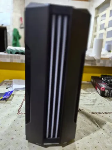 Gabinete Gamer Preto com Lateral Transparente - Mid-Tower