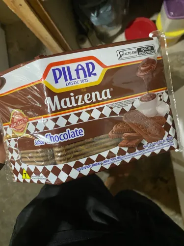 Vende caixa de bolacha maizena
