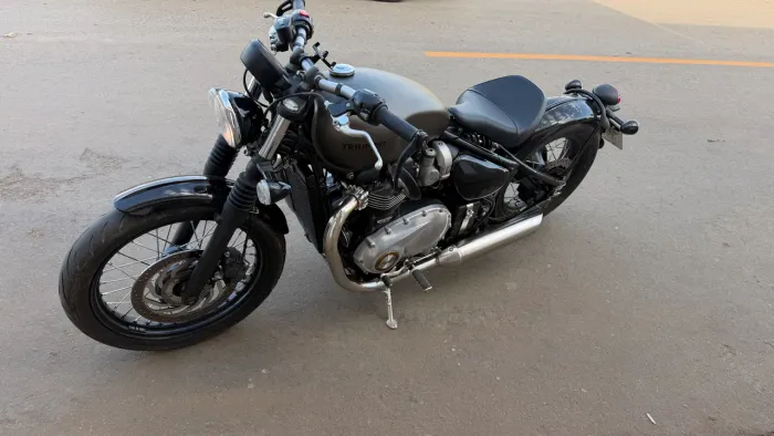 Triumph bobber 1200