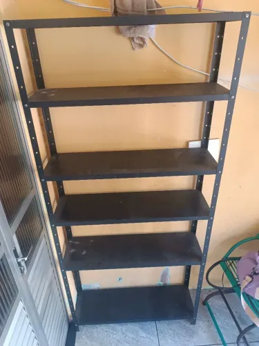 Estante de aço