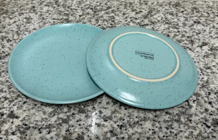 2 Pratos Sobremesa Vista Alegre 22cm, Azul Turquesa, sem uso.