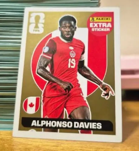 Figurinha Extra Legend OURO Aphonso Davies Copa 2026