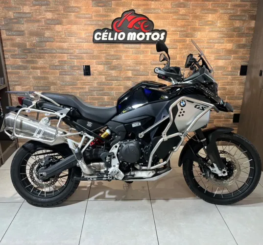 F 900 GS F 900 ADVENTURE PLUS PRETA 2024/2025