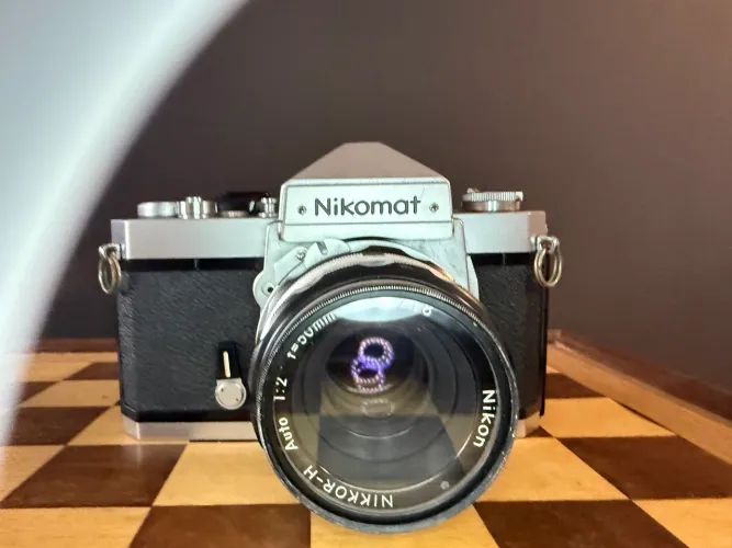 Câmera analógica Nikon nikkomat 