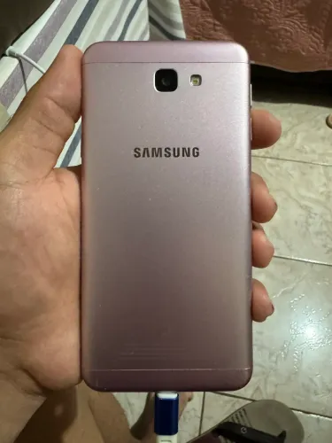 J5 Prime em Ótimas condições (Acompanha Carregador)