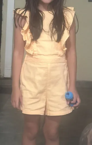 Vende-se macacão infantil