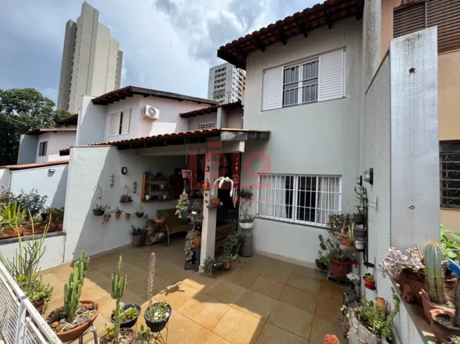[Venda]  Sobrado  Condomínio fechado, Vila Marumby, Maringá/PR  A poucos minutos do centro