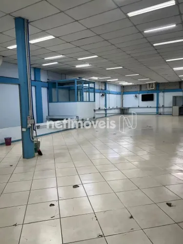 Excelente Galpao proximo ao centro.