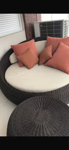 Sofa e mesa apoio  área externa green house 