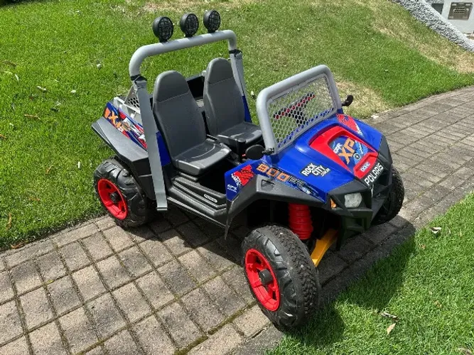 Jeep elétrico infantil Peg Perego Polaris