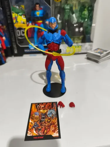Atom page punchers Mcfarlane 
