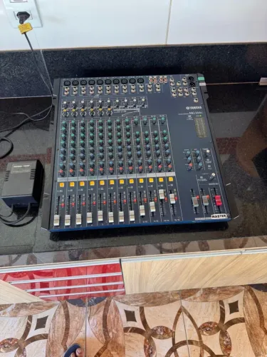 MESA DE SOM YAMAHA 16 CANAIS MG166c