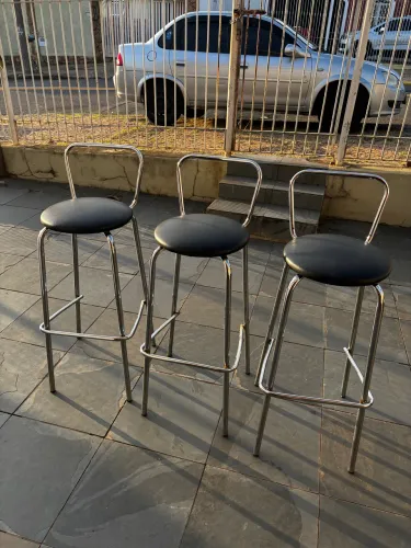 Três banquetas ótimas