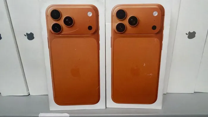 iPhone 17 Pro Max Laranja