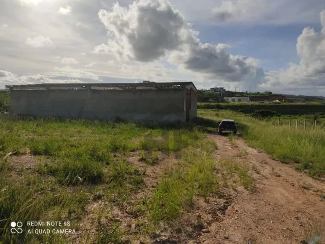 Galpão Comercial de 500m², numa área de 1 hectare, à venda, localizado em Vitoria de Santo