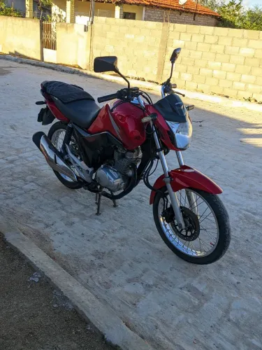 Titan 150 ano 2015