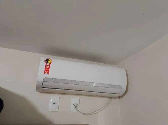 Ar Condicionado Midea 12000btus quente/frio inventer