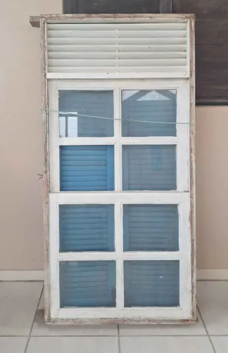 Janelão de massaranduba 0,80x1,60 vintage.