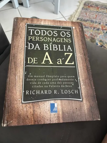 Livro todos os personagens da Bíblia 