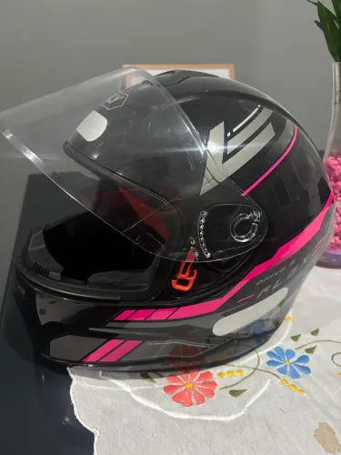 Capacete Fly feminino