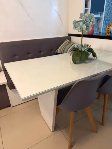 Mesa/cadeira/canto alemão/rack e puff