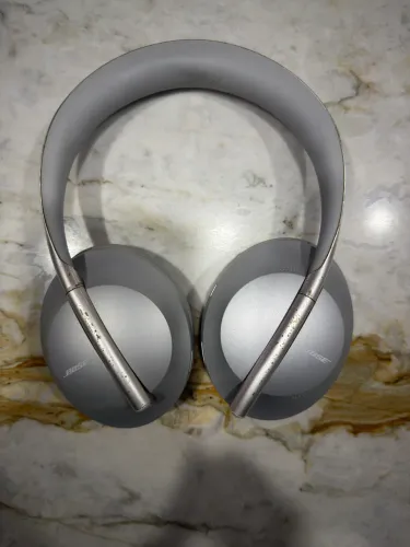 Fone de ouvido Bose NC 700B
