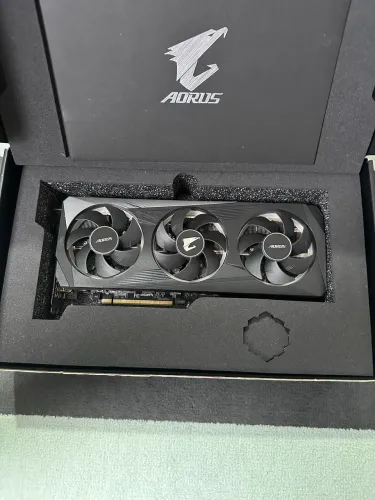 RTX 3060 (Aorus Elite, estado muito bom)