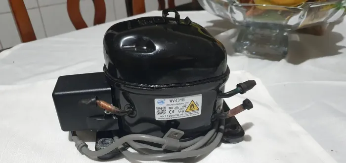 Motor/Compressor de Frigobar - Modelo WV43YB (220V)