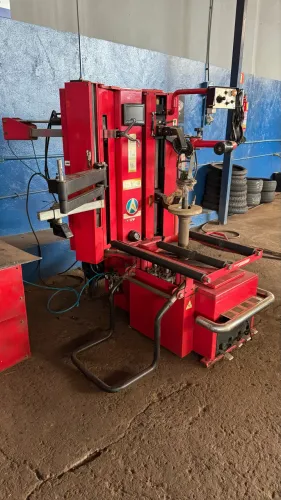 Desmontadora de pneus profissional usada Automech
