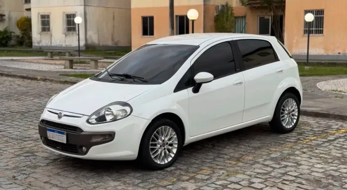 Fiat Punto Essence 1.6 Flex 16V 5P 2014