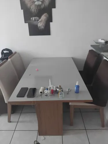 Mesa com 4 cadeiras