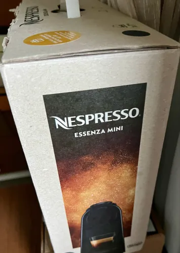 Cafeteira Nespresso Mini Essenza