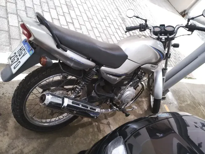 Vendo moto YAMARRA 6000 reais
