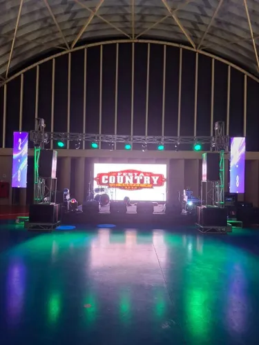 SOM, ILUMINAÇÃO E TELÃO DE LED para eventos!
