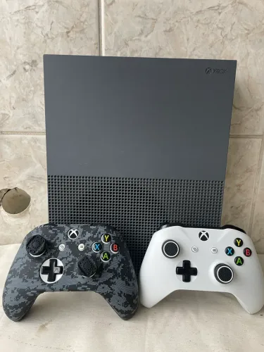 XBOX ONE S- CINZA 500GB RARO