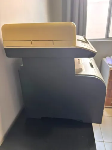 Impressora HP Colorjet CM2320nf MFP