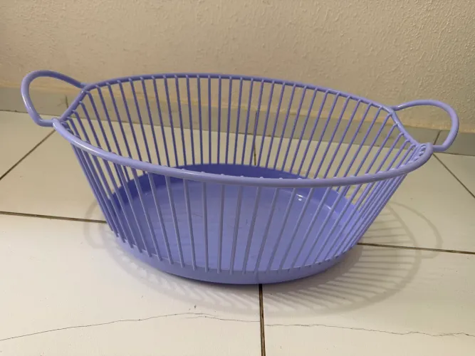 Cesto de roupa lilás