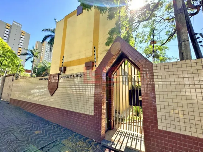 Apartamento para locação no Edifício Franz Liszt na Zona 07 em Maringá compacto e funcion