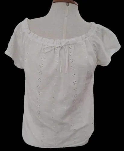 Blusa em Laise/broderie