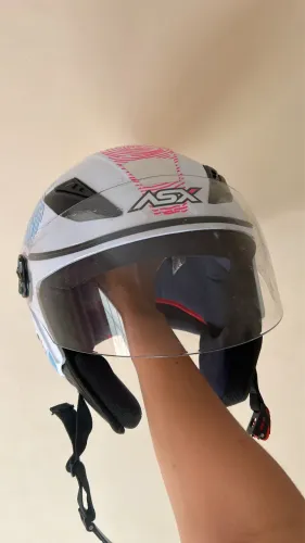 Capacete feminino 