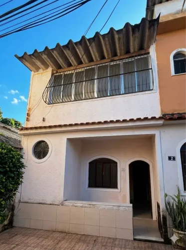 Ótima casa de vila a venda no Centro de Muriqui
